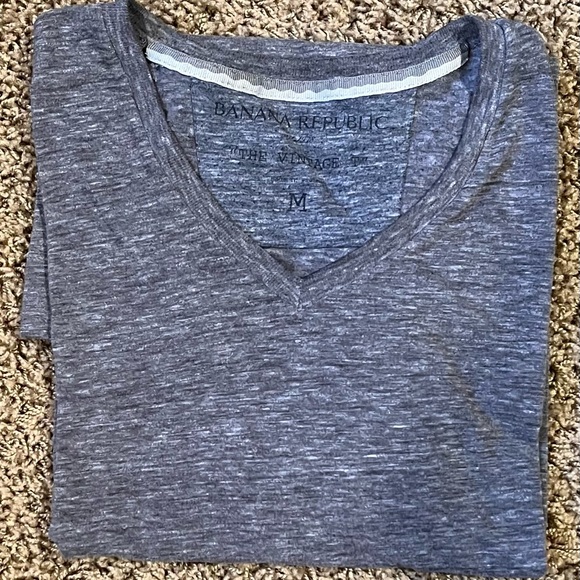 Banana Republic V-Neck Shirt